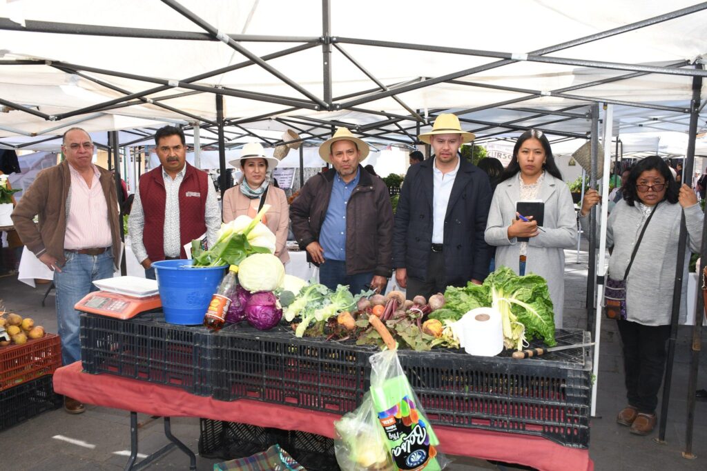 1700147213 Funcionarios de la Secampo visitan y motivan a productores del