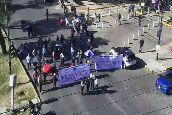 1710347609 825 Toma precauciones Nuevamente manifestantes cierran sentido sobre Av Tecnologic