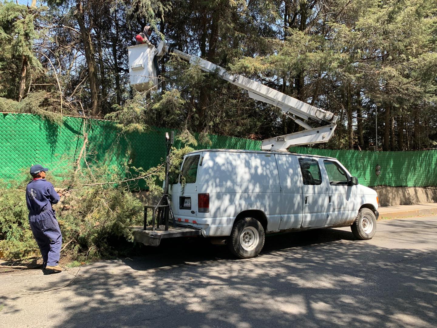 1710439051 98 Atencion Proteccion Civil Jilotzingo y Alumbrado Publico estan trabajando en