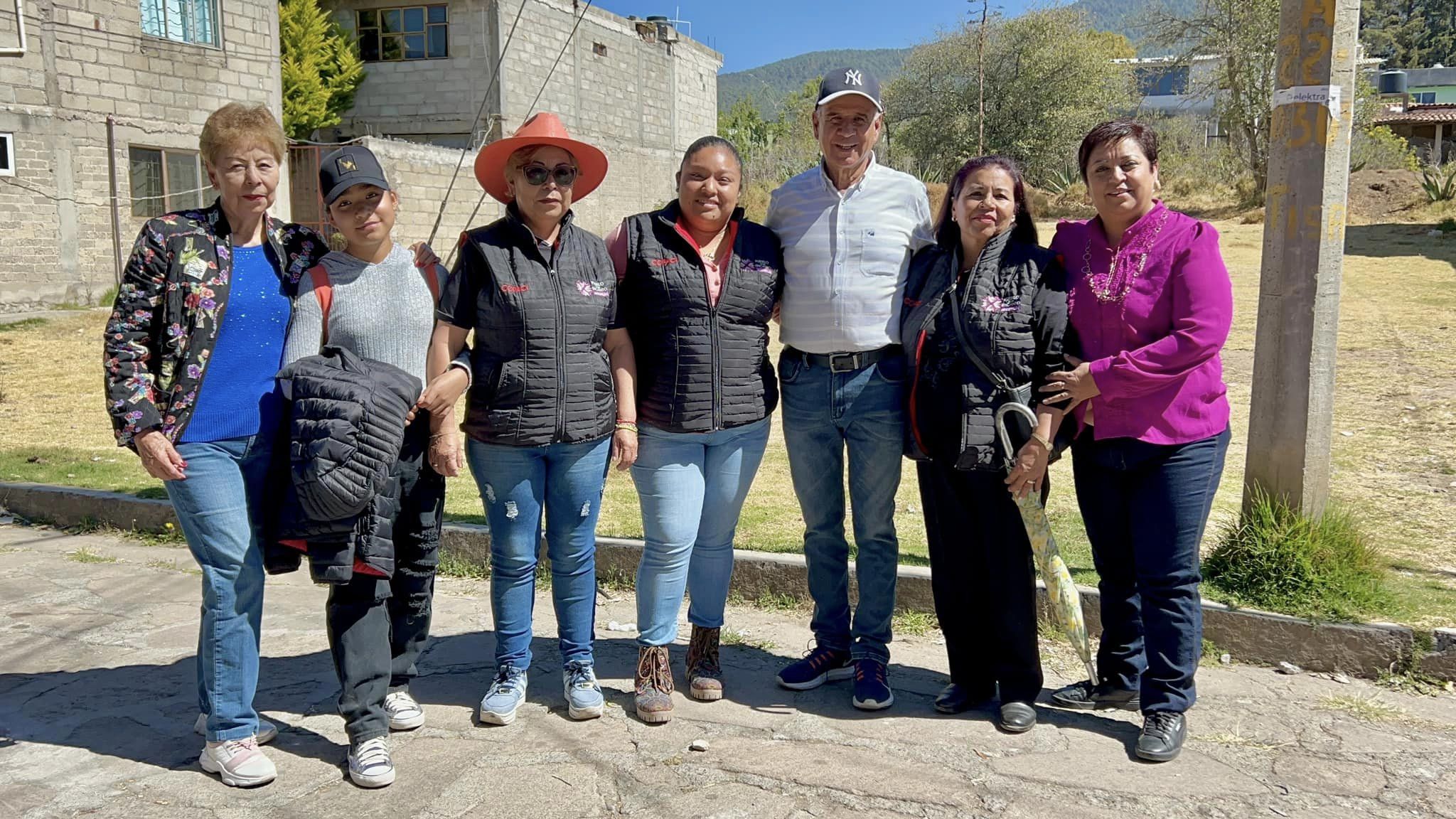 1710599669 489 El Presidente Municipal estuvo en la Calle 5 de Mayo