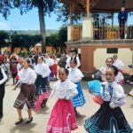 Con gran entusiasmo, los jóvenes bailarines del ballet folclórico "Xochipitzahua