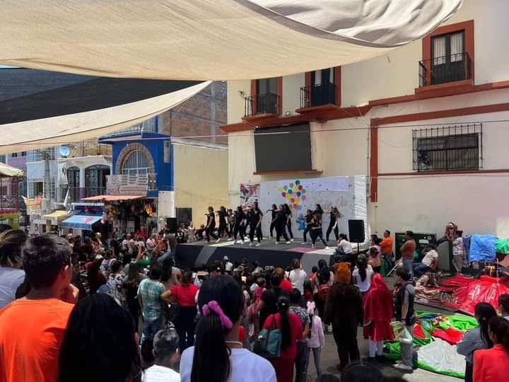 1714859882 51 Decenas de Ninos Celebran el Dia del Nino en Villa