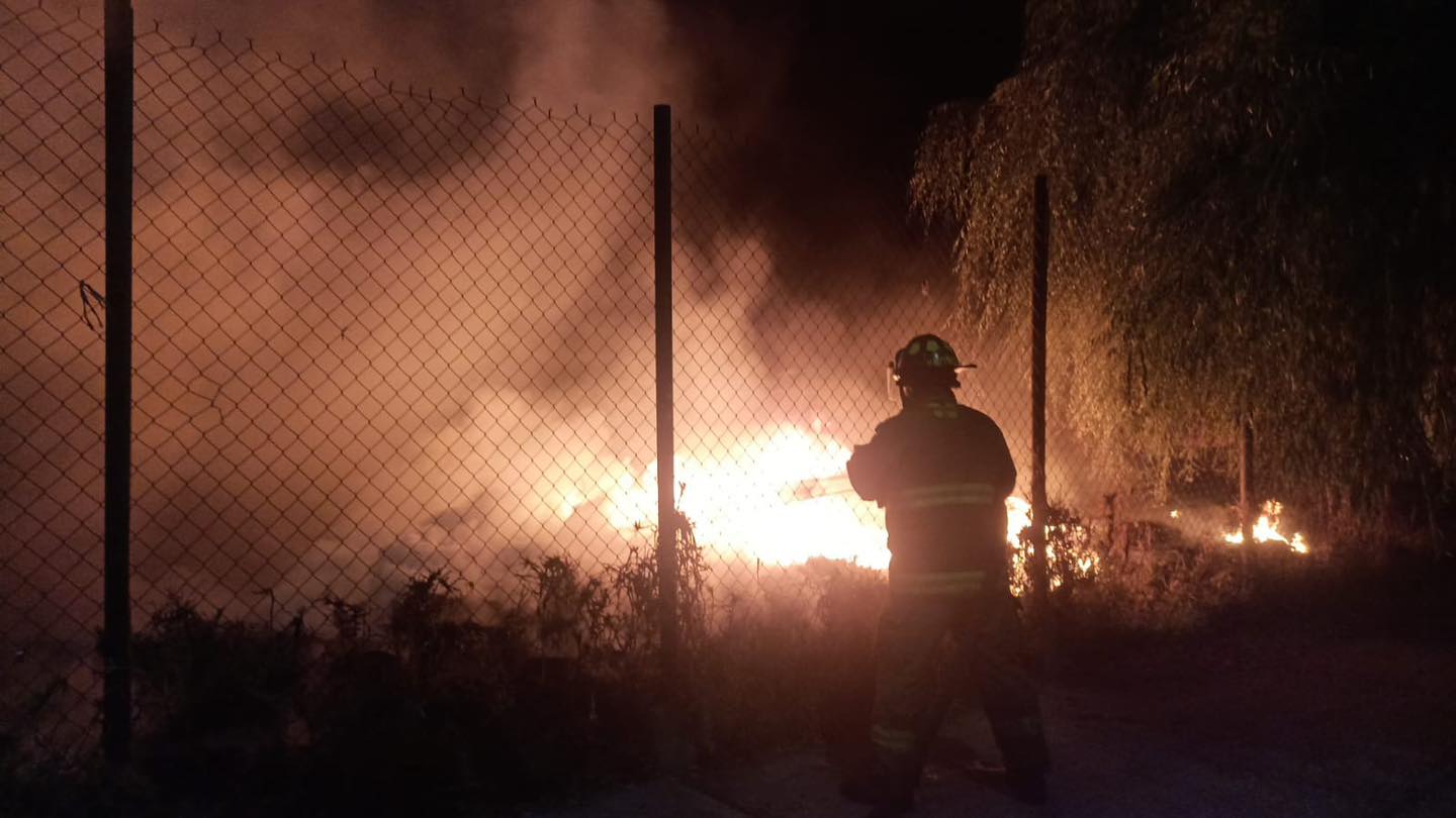 1714881928 824 Bomberos de Metepec atendieron de manera oportuna incendio de pastizal