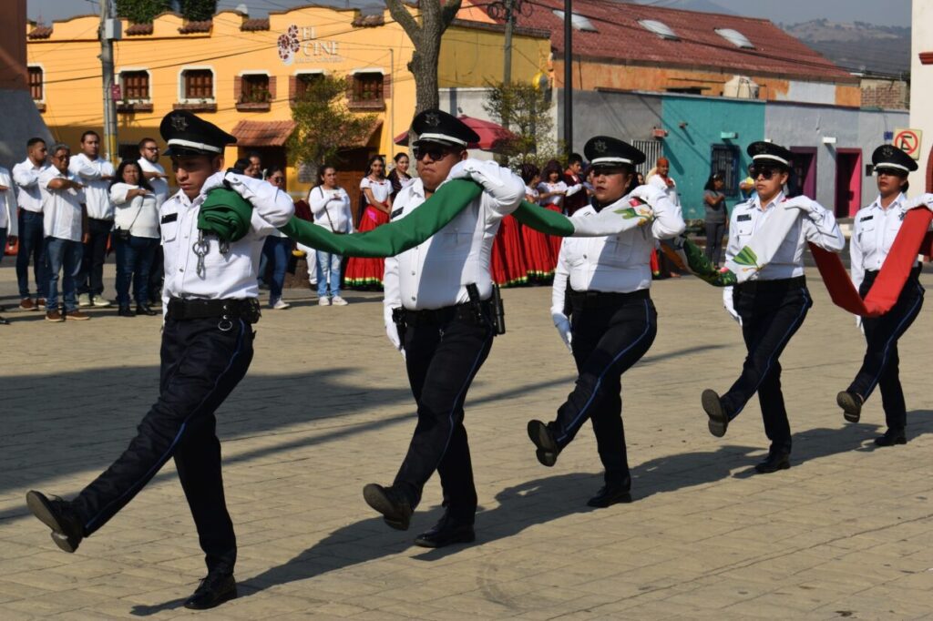 1715042469 La fiesta y el arte se reunen para celebrar un scaled