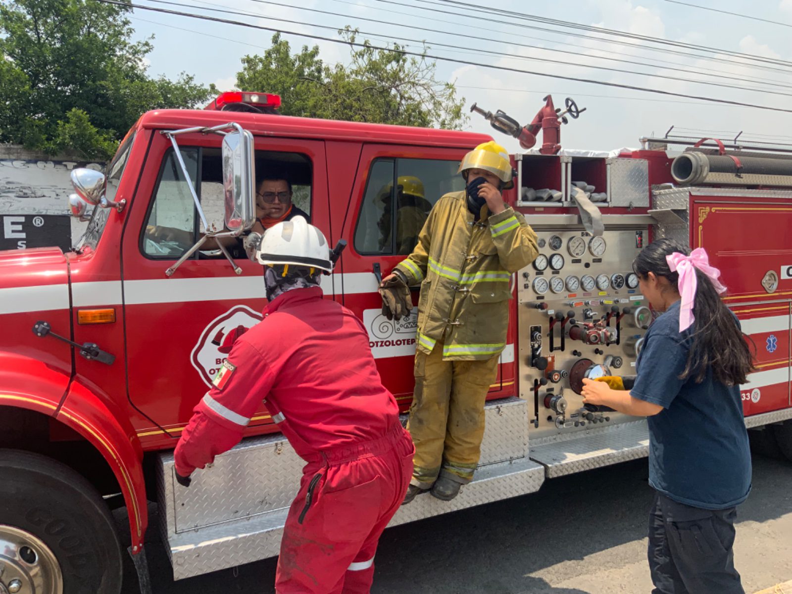 1715279264 450 ProteccionCivil Los bomberos de Otzolotepec controlan un incendio en