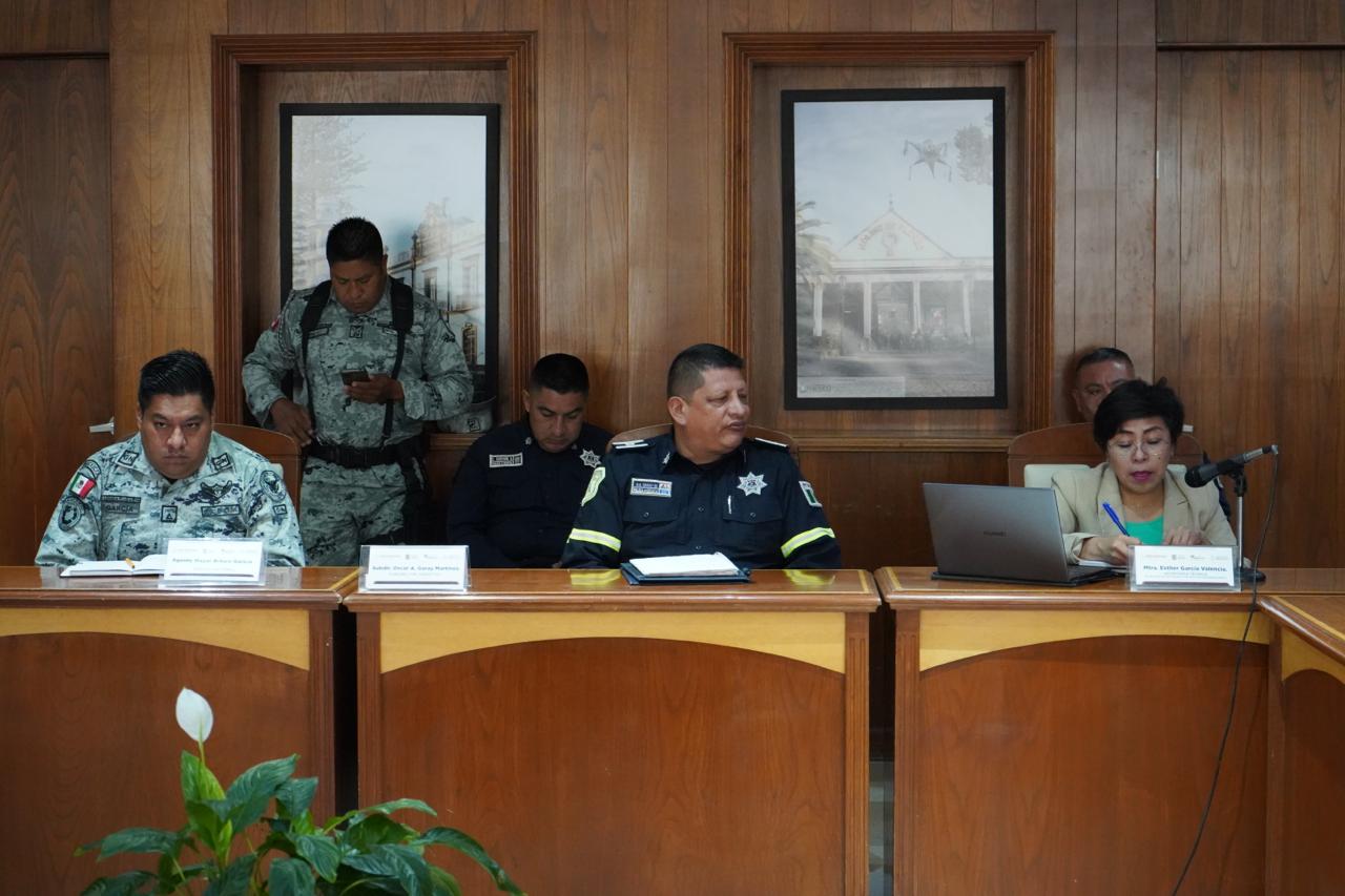 1715313207 110 Reunion de seguridad junto a miembros de la Policia Municipal