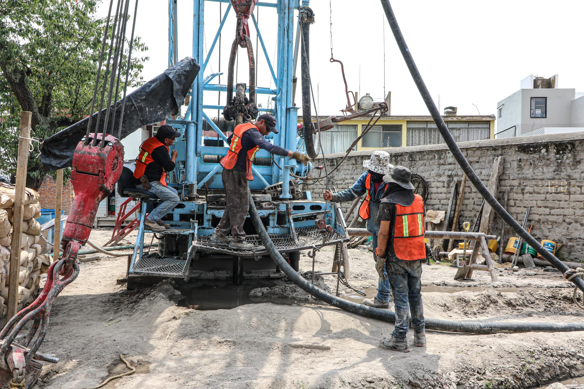 1715384926 657 Acompanado por vecinos hoy supervisamos dos importantes obras en nuestra