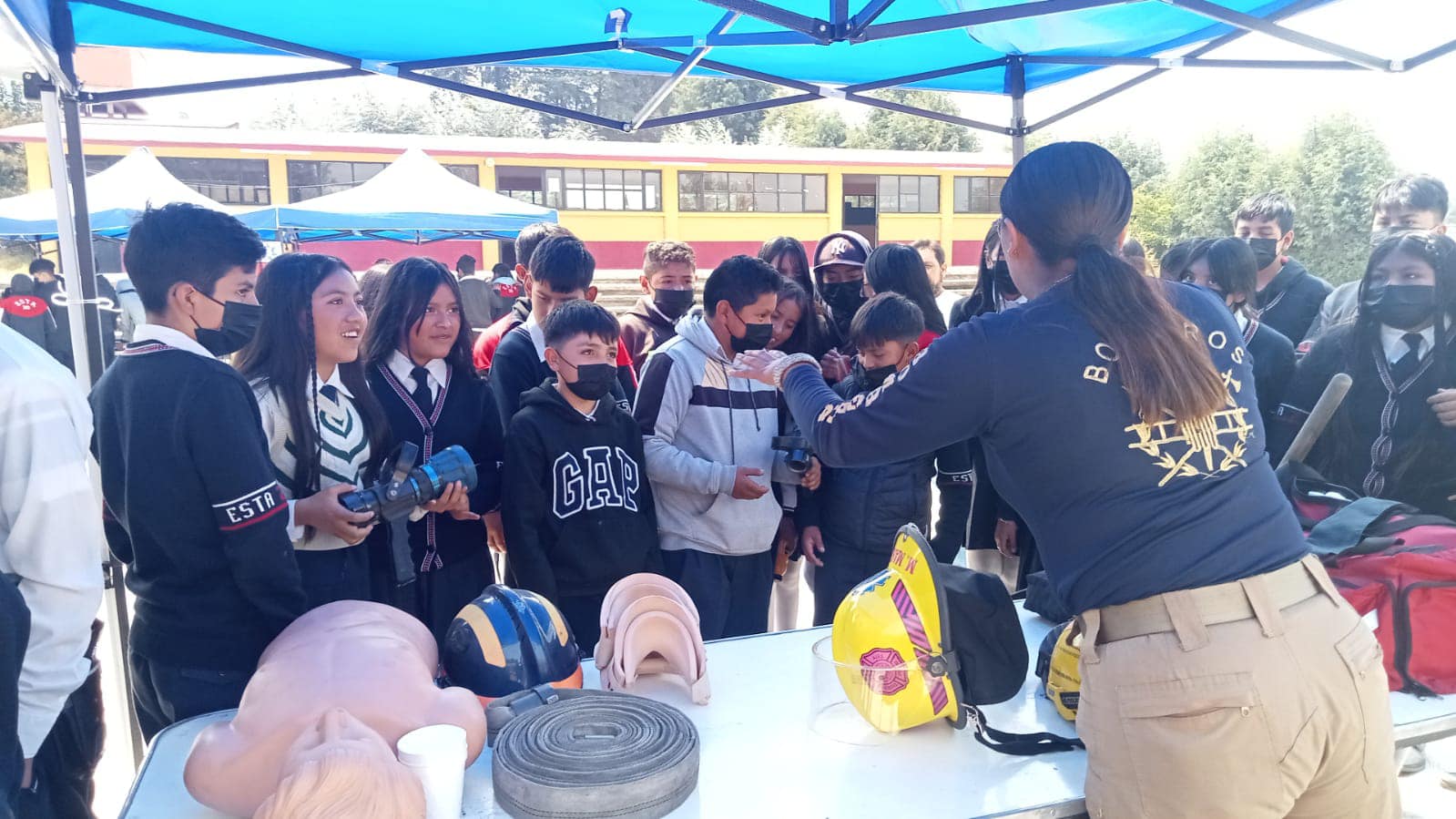 1715599827 536 La FeriaPorTuSeguridad sigue recorriendo las escuelas del municipio en esta