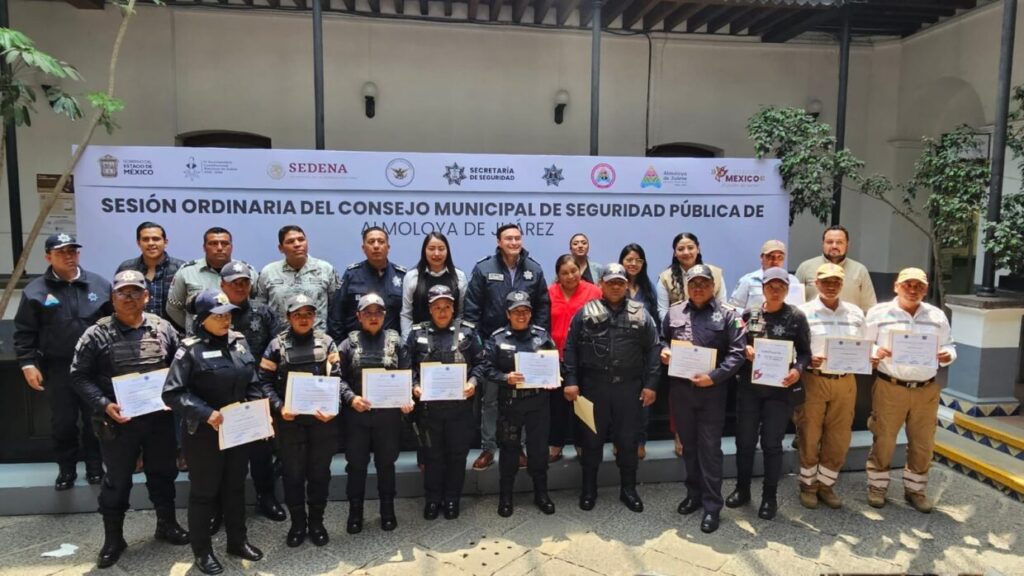 1715654318 Reconocimiento del Ayuntamiento de Almoloya a Elementos de Seguridad scaled