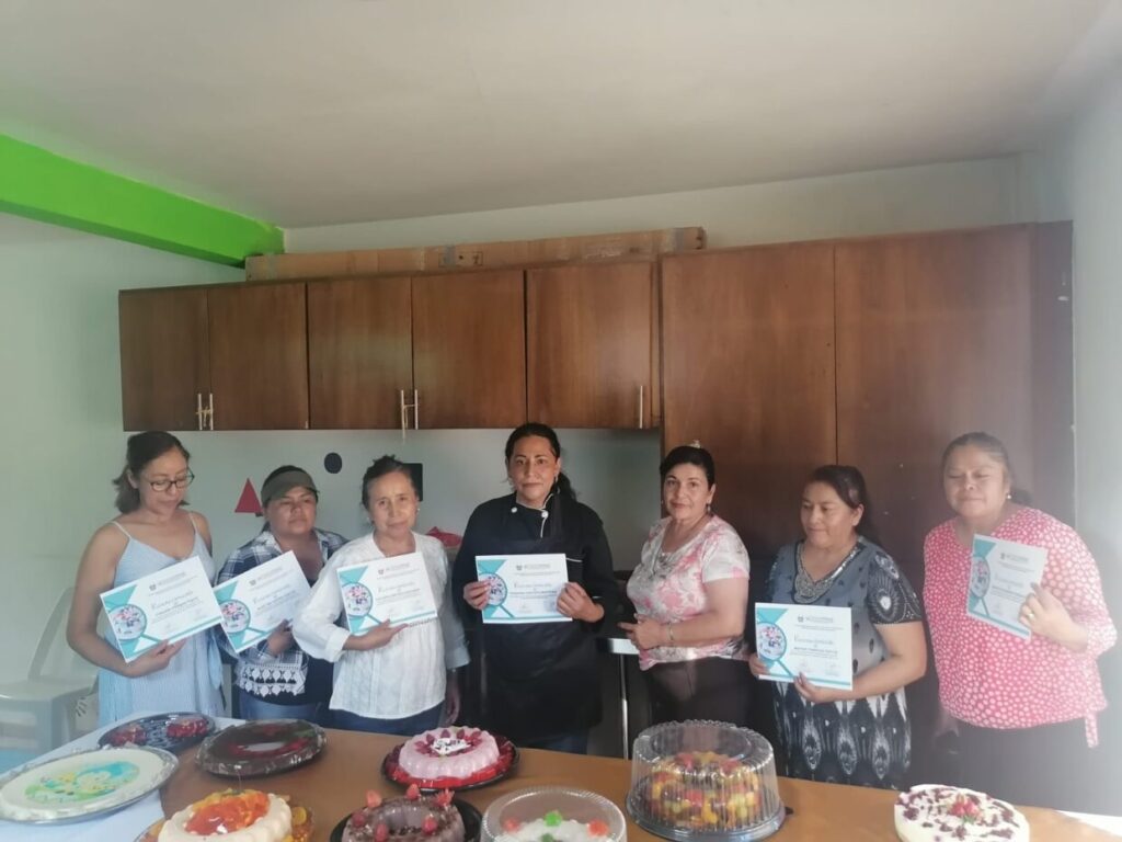 1716596431 Felicitamos a las alumnas del curso de Elaboracion de gelatinas scaled