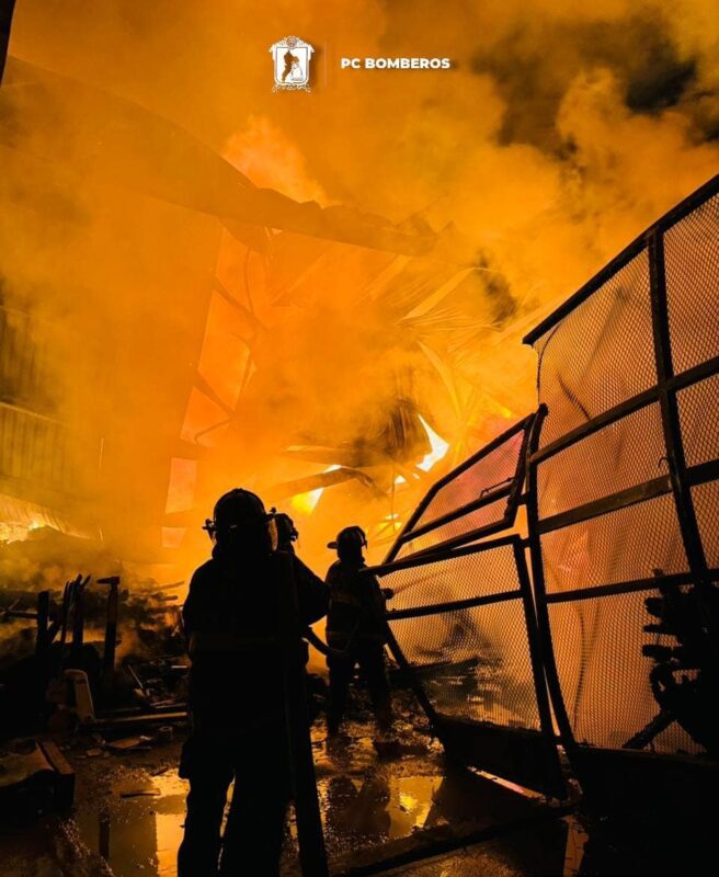 1716740301 978 INCENDIO Nuestro equipo de PC Bomberos Toluca en coordinacion