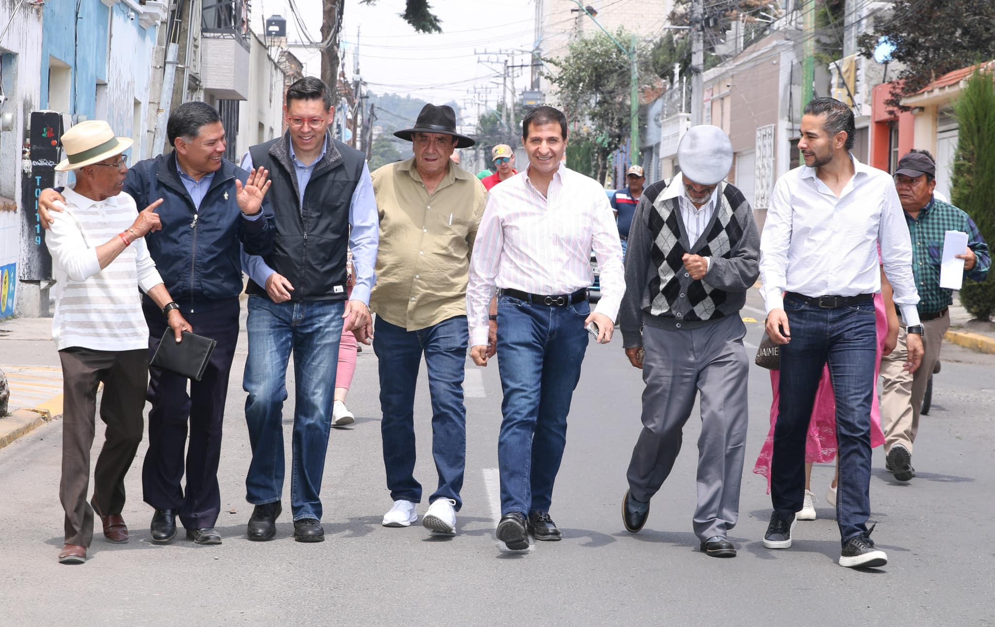 Acompanado por vecinos hoy supervisamos dos importantes obras en nuestra