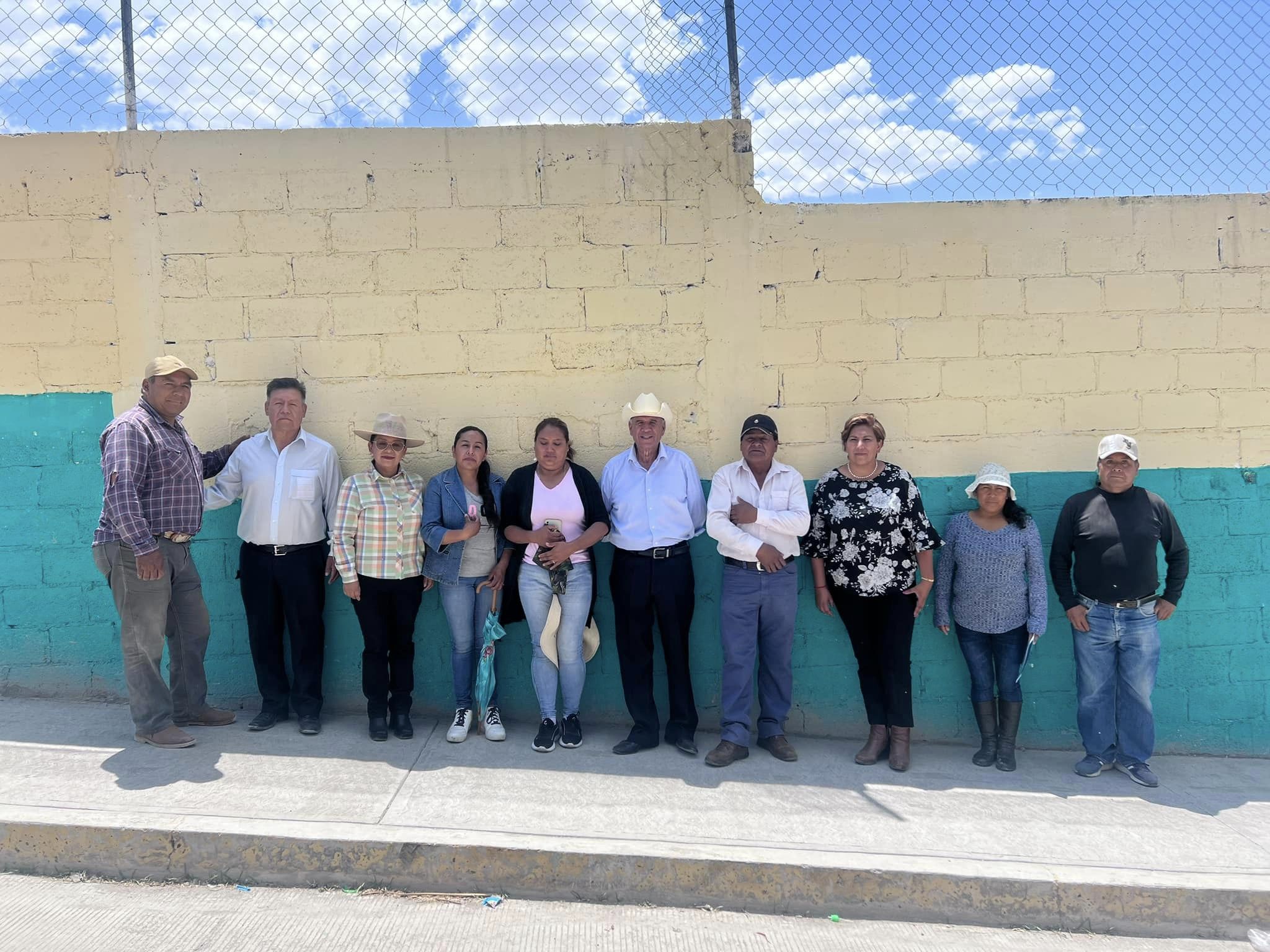 En Santa Maria Citendeje la gente esta unida en torno