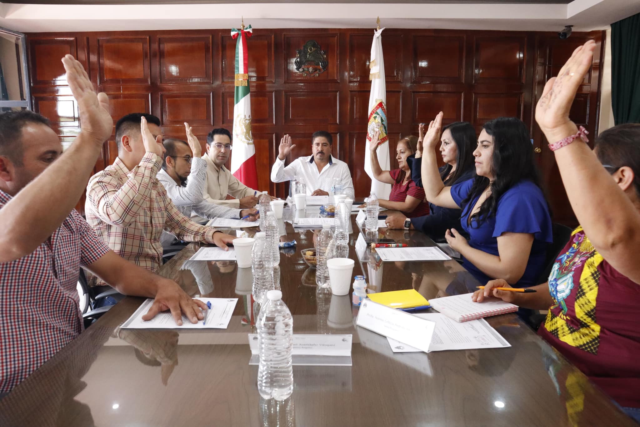 En la centesima decima cuarta sesion ordinaria de cabildo se