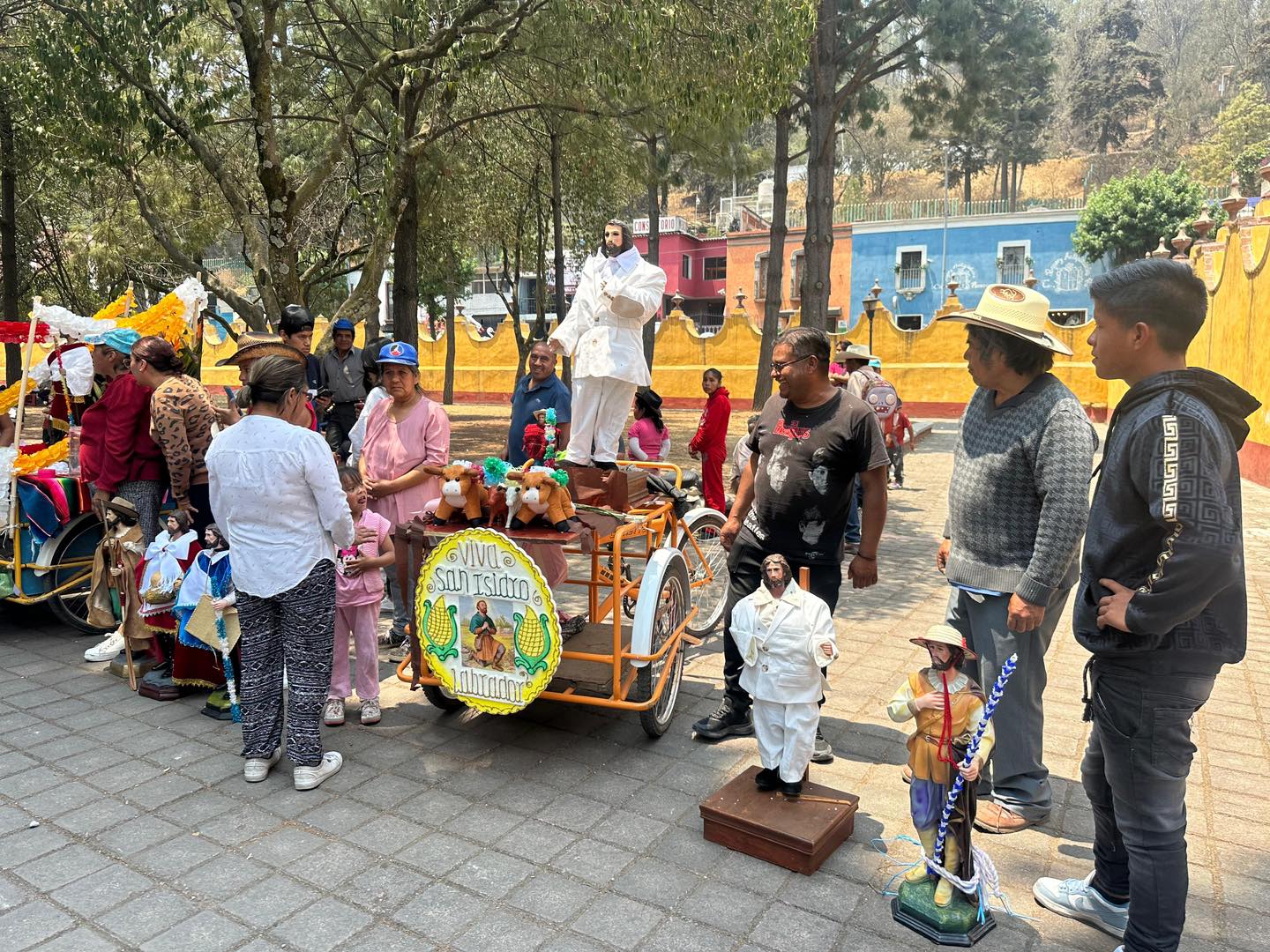 Productores del campo y familias de Metepec honran al Santo