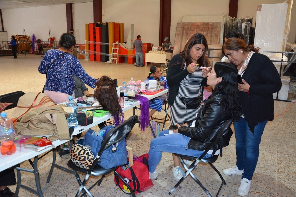 Prosigue la capacitacion en el Curso de Extensiones de Pestanas