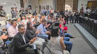 Reconocimiento a policias y elementos de proteccion civil en Almoloya