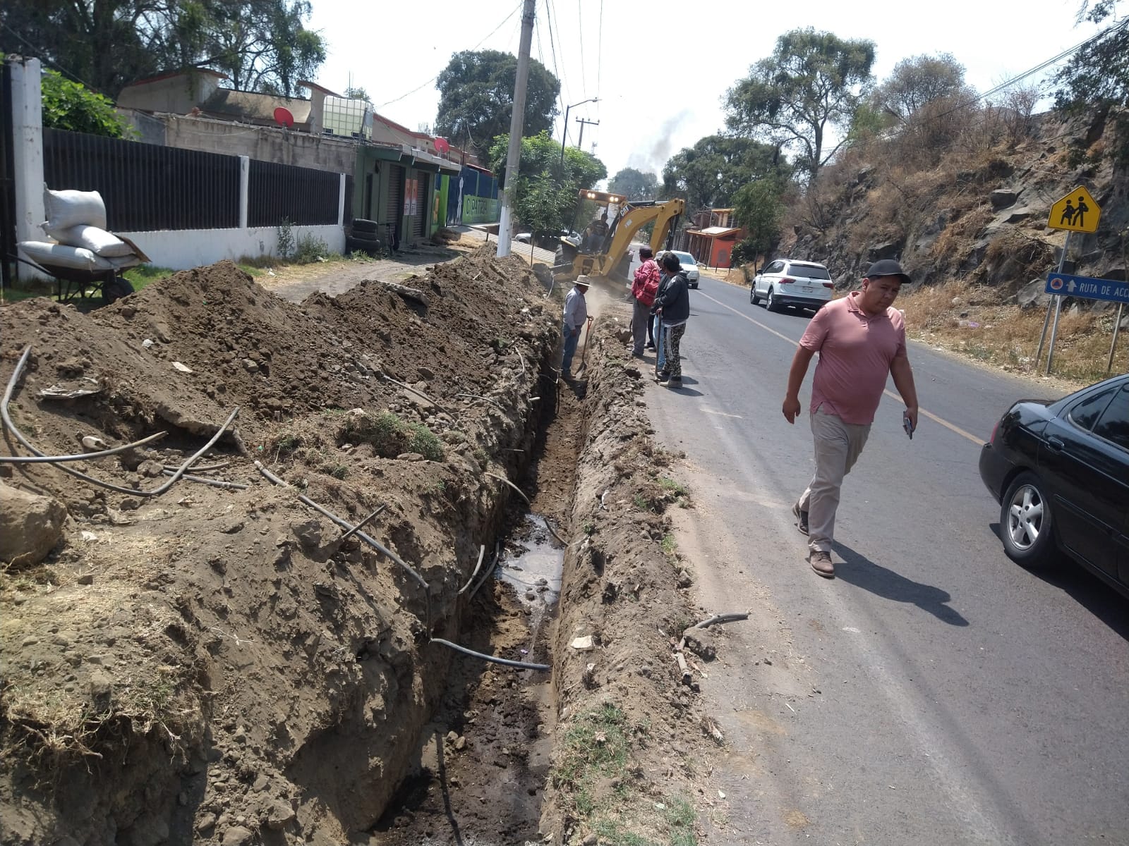 ¡Atencion Debido a trabajos de instalacion de red hidraulica hay