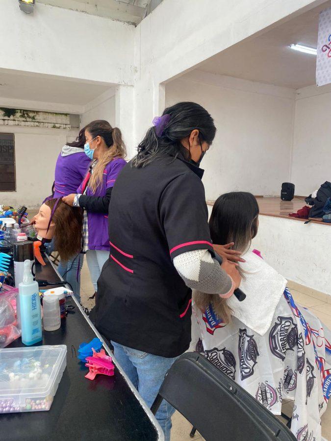 1663009401 268 Continuan las Jornadas de Corte de Cabello en las Comunidades