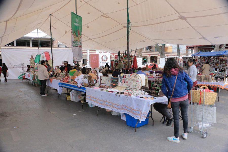 1663012232 466 ¡Continuamos con la expo bandera en la explanada municipal ¿Ya