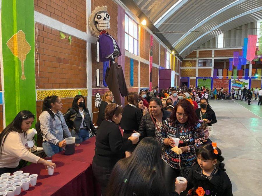 1667398042 576 Ninos y ninas reciben su tradicional calaverita del Gobierno de