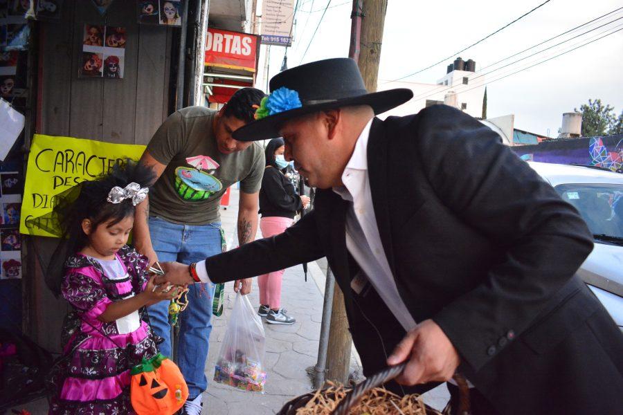 1667398427 371 Galeria Desfile Municipal Caminata de las Almas con nuestro presidente