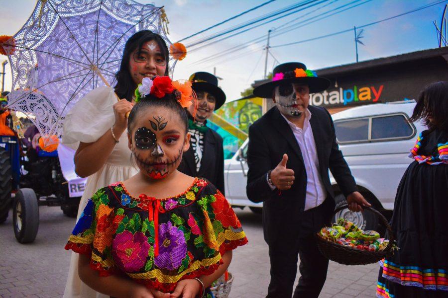 1667398439 Galeria Desfile Municipal Caminata de las Almas con nuestro presidente