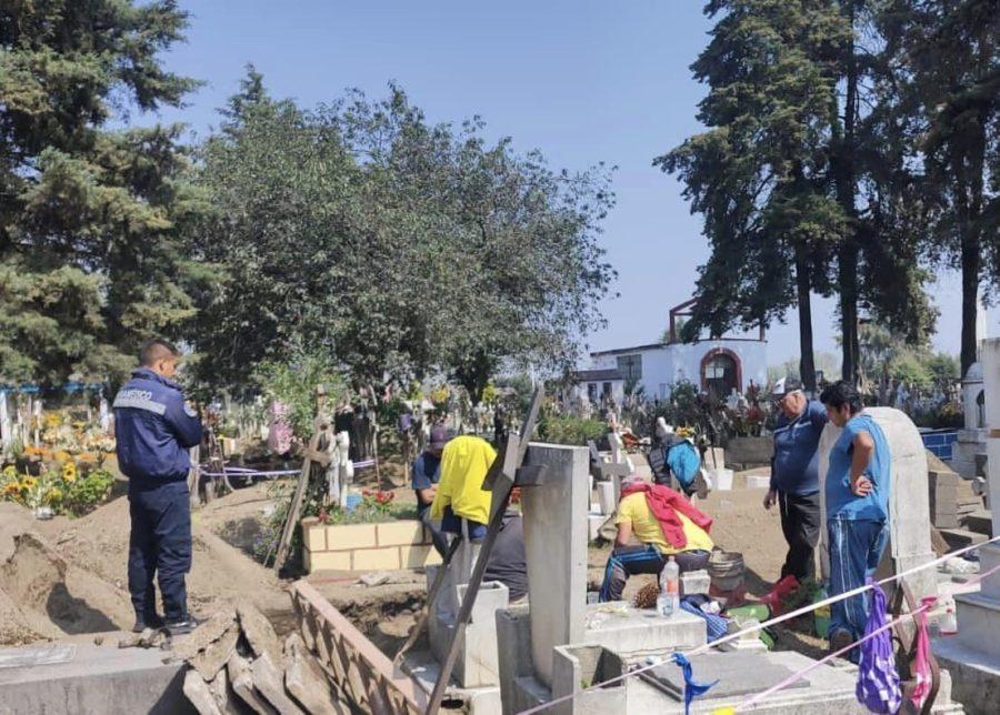 1667421064 734 Todo ha fluido con normalidad en el panteon municipal vecinas