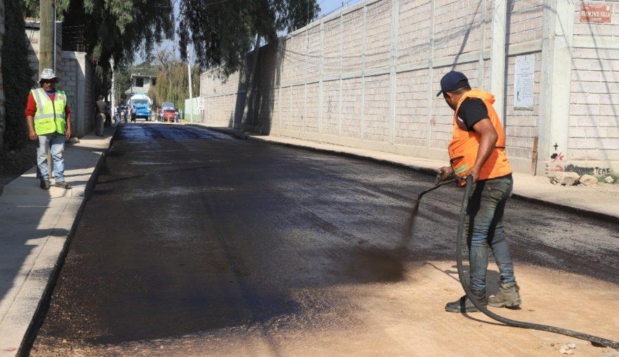 1667591235 71 Con el tendido de la mezcla asfaltica en la calle