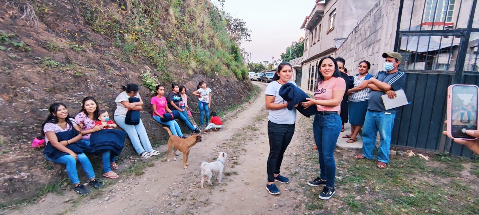 1667650949 772 Seguimos trabajando de la mano con el pueblo buscando otorgar