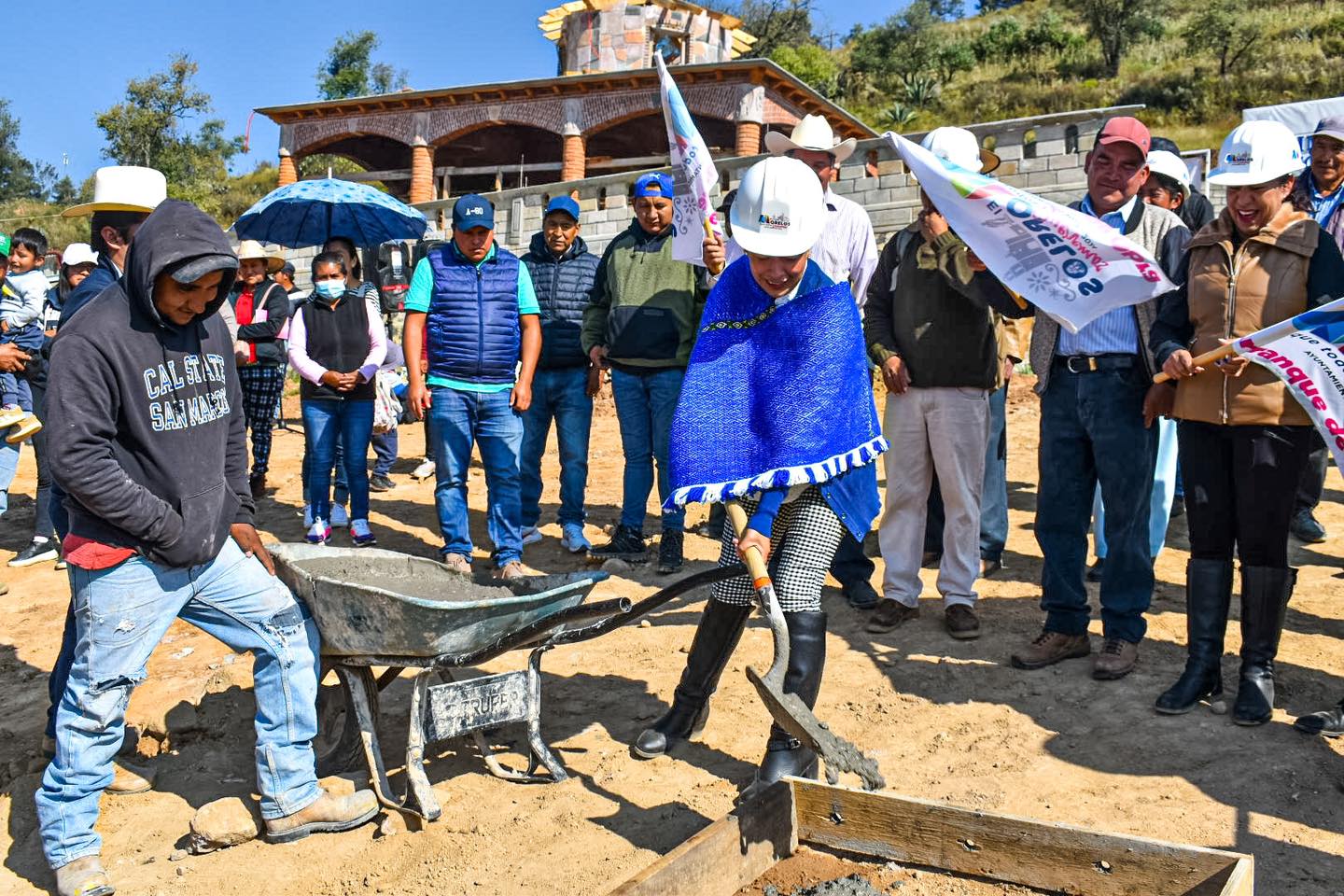 1667677456 612 Inicio de Construccion de Andador en Panteon de San