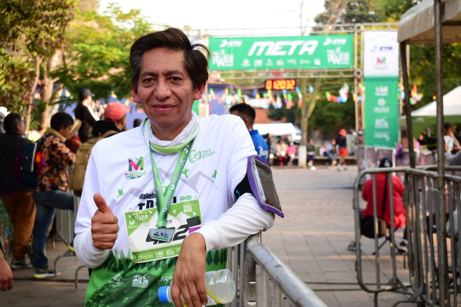 1667824034 673 Llegando participantes de la carrera atletica de 6km en sus