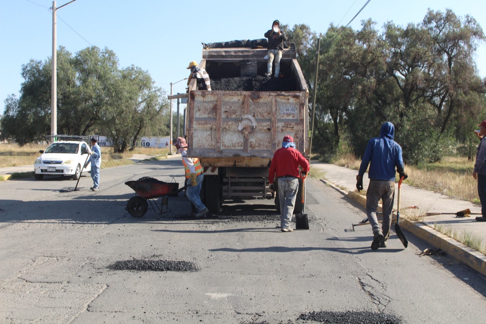 1667930453 242 ¡¡¡PROGRAMA PERMANENTE DE BACHEO EN AVENIDA INDUSTRIA Y COMERCIO