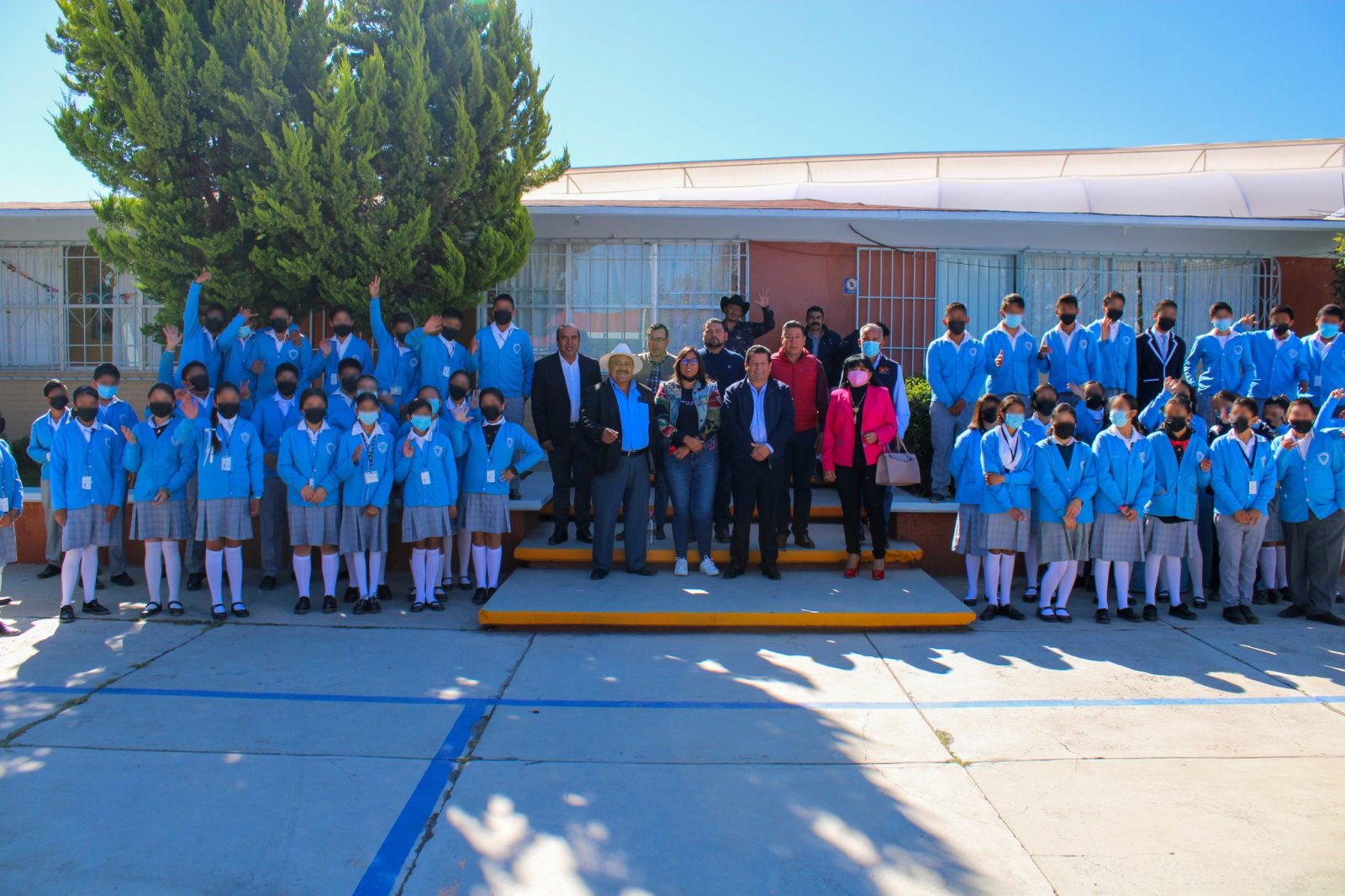 1667940352 Nuestro presidente municipal Hilarion Coronel Lemus encabezo la entrega de