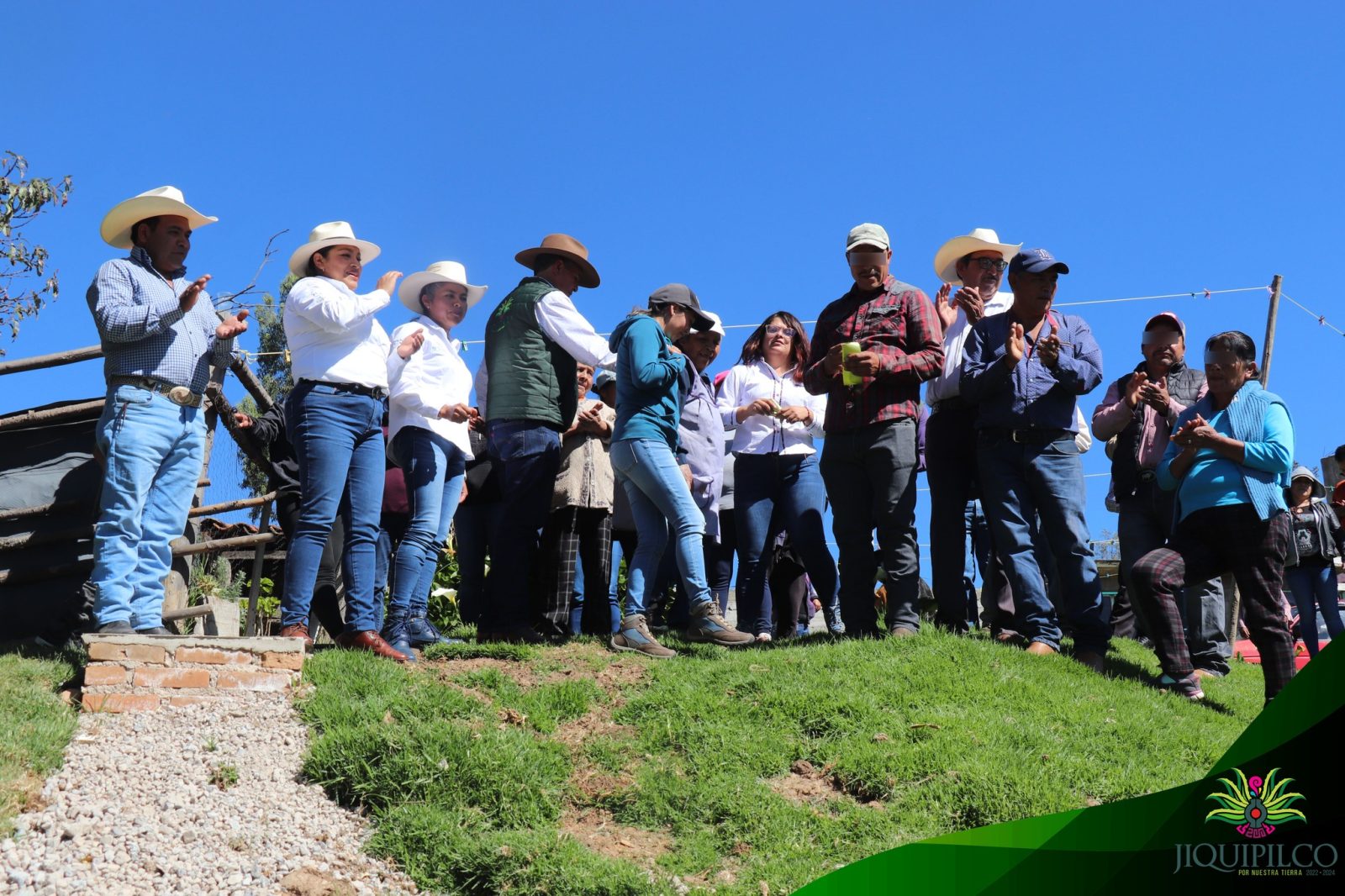 1668021488 729 Entrega de Obra Construccion de fosas septicas en la comunidad