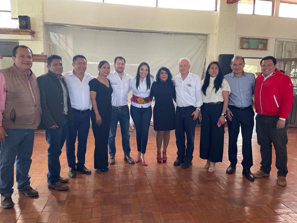 1668037703 710 Hoy el Presidente Municipal Lic Obed Santos Rojo junto a