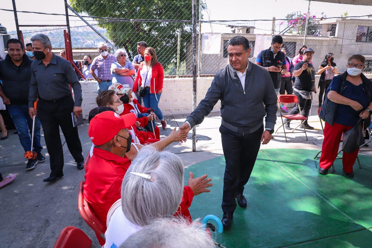 1668085072 Cumpliendo con un compromiso mas el Presidente Municipal Tony Rodriguez