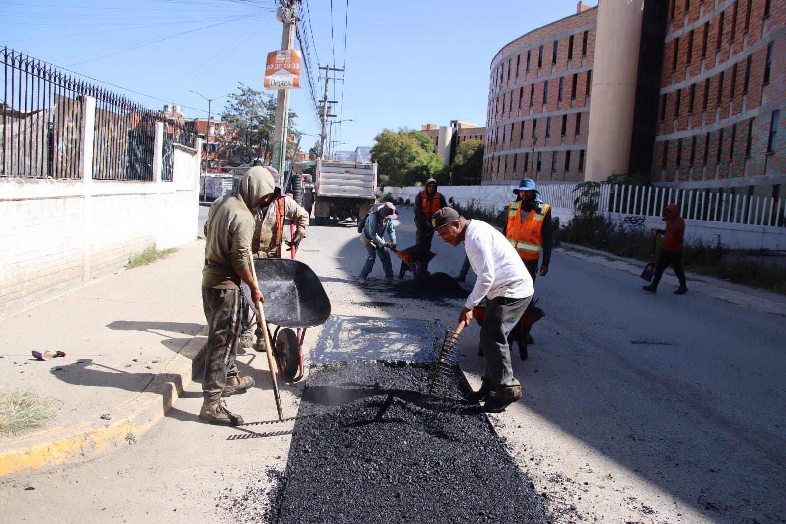 1668111549 159 A fin de tener mejores vialidades cuadrillas de la Direccion