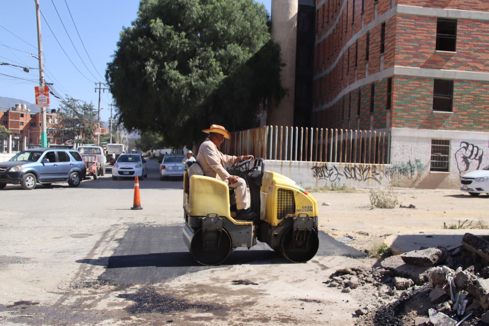 1668111549 392 A fin de tener mejores vialidades cuadrillas de la Direccion