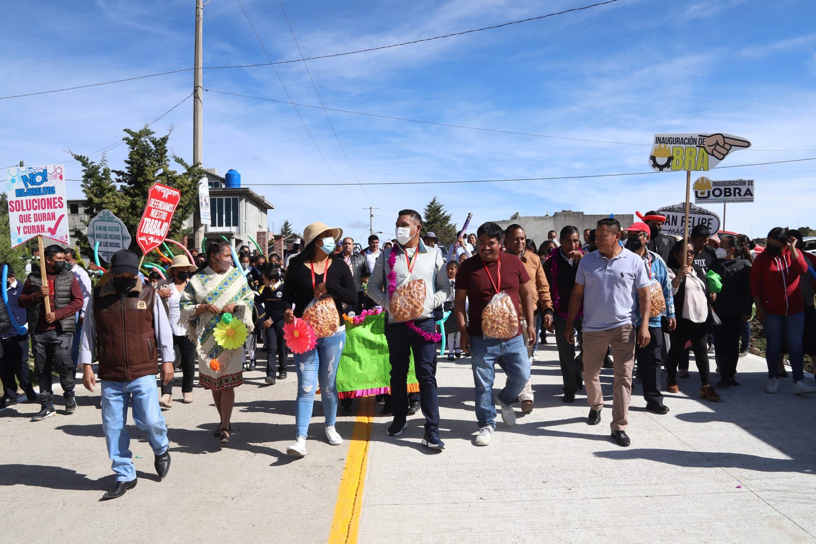 1668272038 923 Con el respaldo de todas las familias inauguramos la pavimentacion