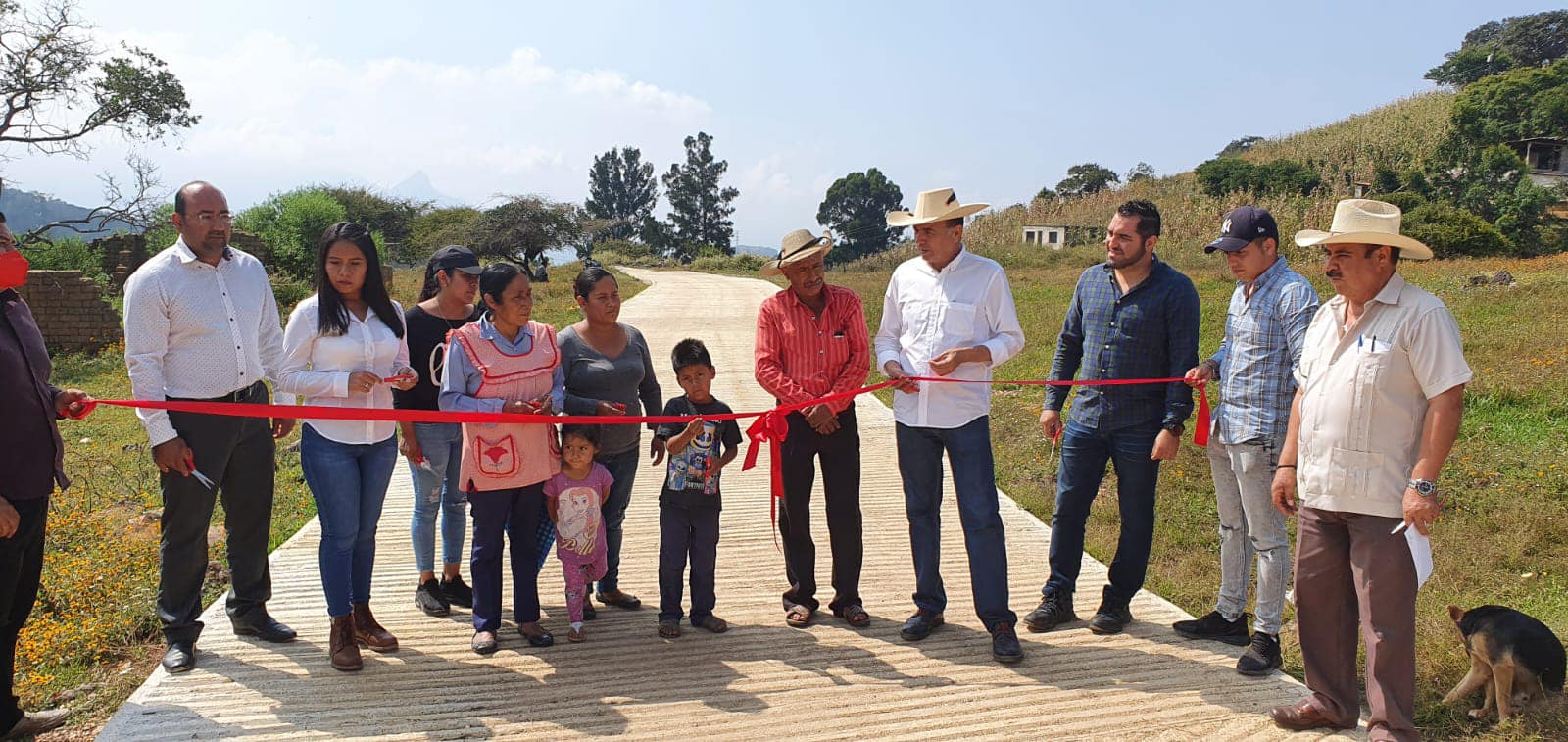 1668287647 245 RLR OBRA PUBLICA Hoy entregamos tres obras de pavimento