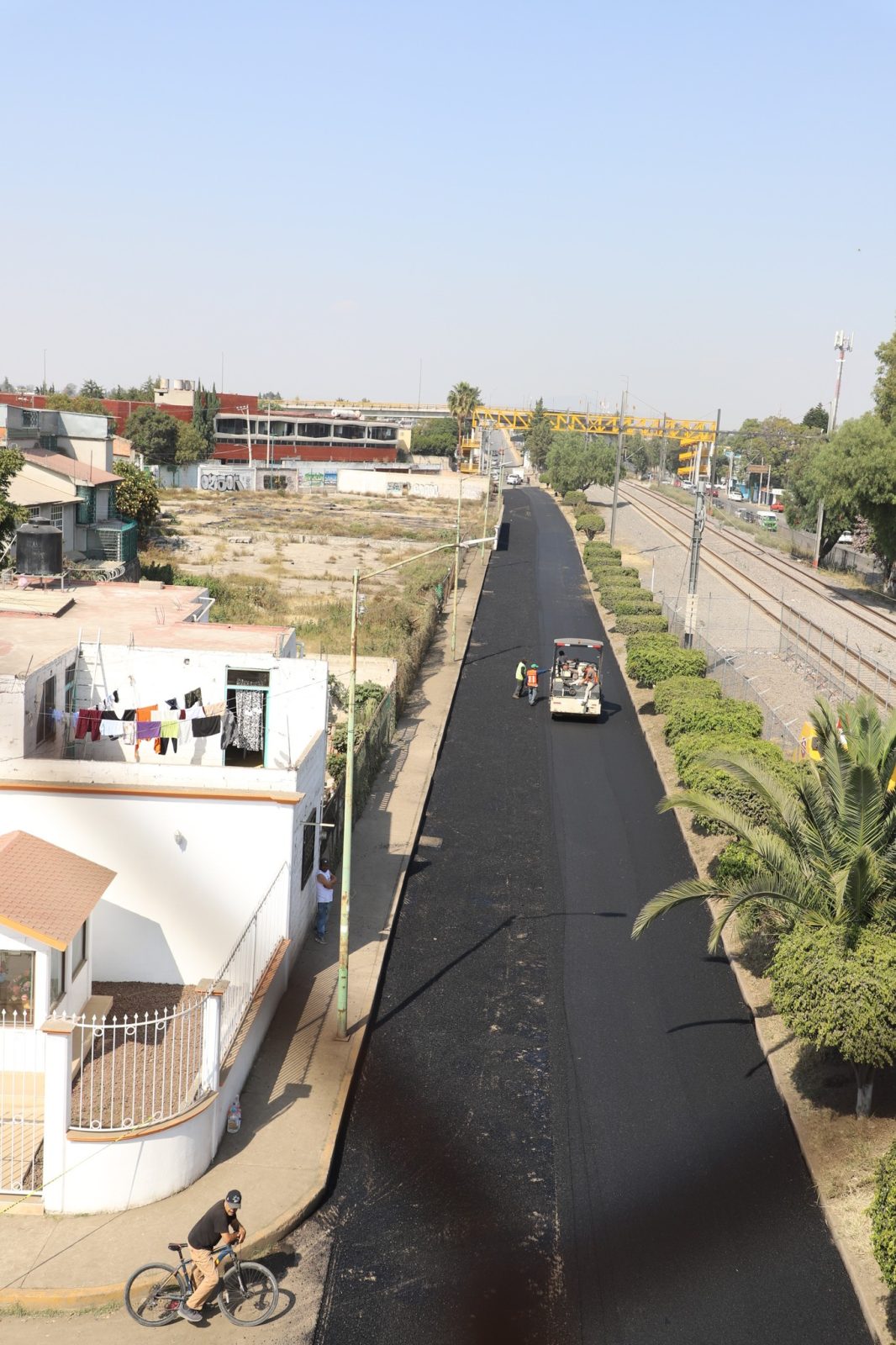 1668292772 156 Continuamos avanzando con la repavimentacion de la calle Ferronales Oriente