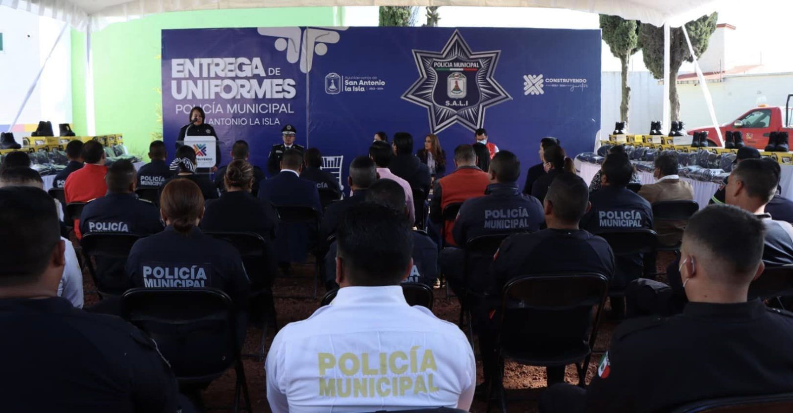 1668464751 852 Entregamos uniformes a nuestra policia municipal para que lo porten