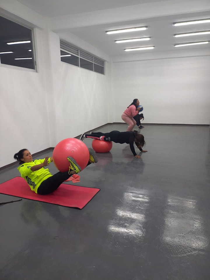 1668530295 91 Forma parte de las clases de entrenamiento funcional y zumba