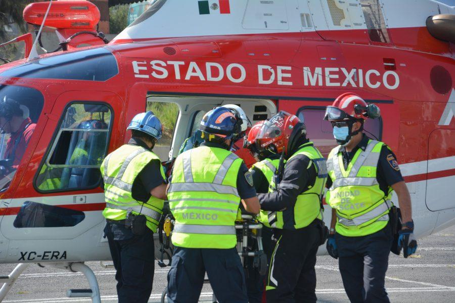 1668548289 988 Se apoya al Grupo Relampagos en traslado de paciente femenina