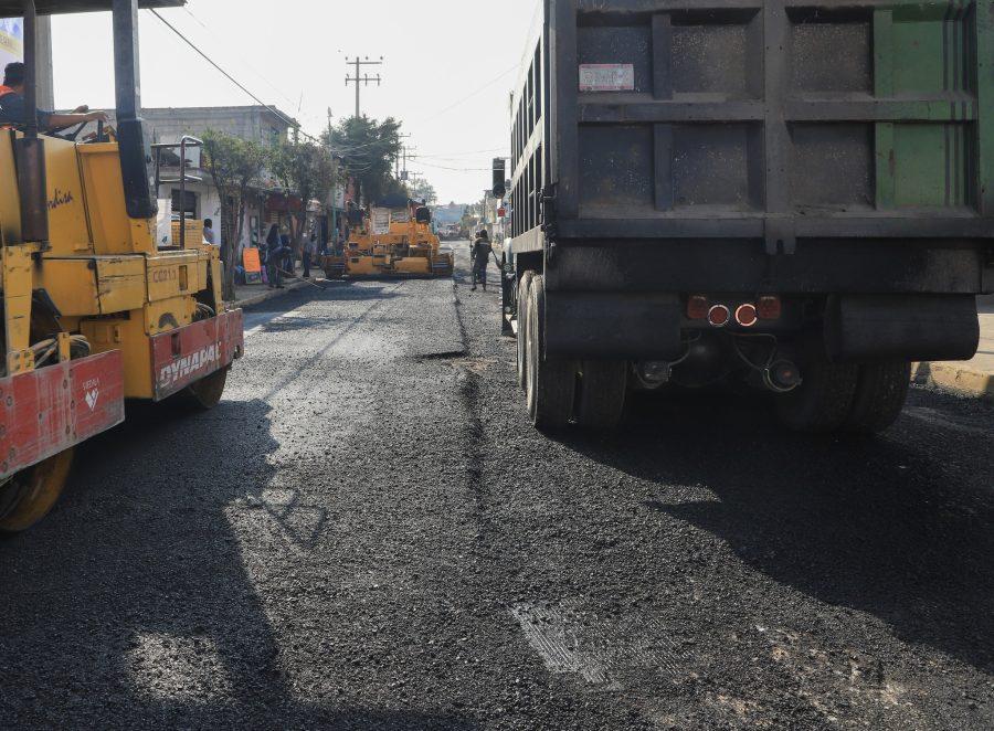 1668606798 408 En la colonia El Infiernillo avanzan los trabajos de repavimentacion