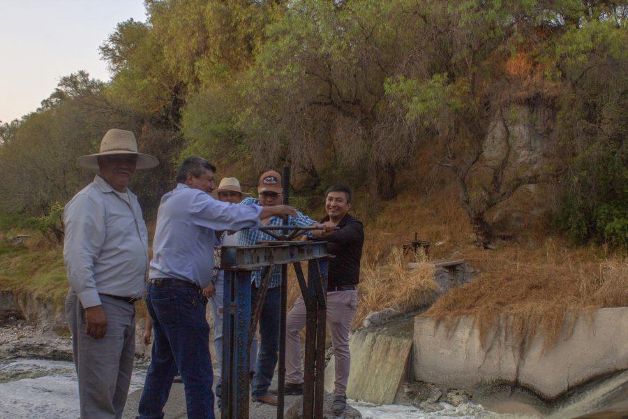 1668608011 El Gobierno Municipal realizo la colocacion de tubos en la