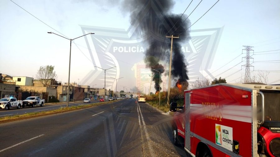 1668699315 AlMomento Elementos del cuerpo de bomberos laboran para controlar