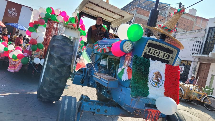 1668727866 479 Increible ambiente vivimos en el tradicional desfile por el 112°