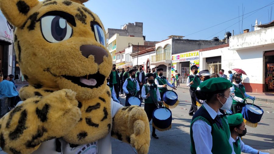 1668727866 747 Increible ambiente vivimos en el tradicional desfile por el 112°